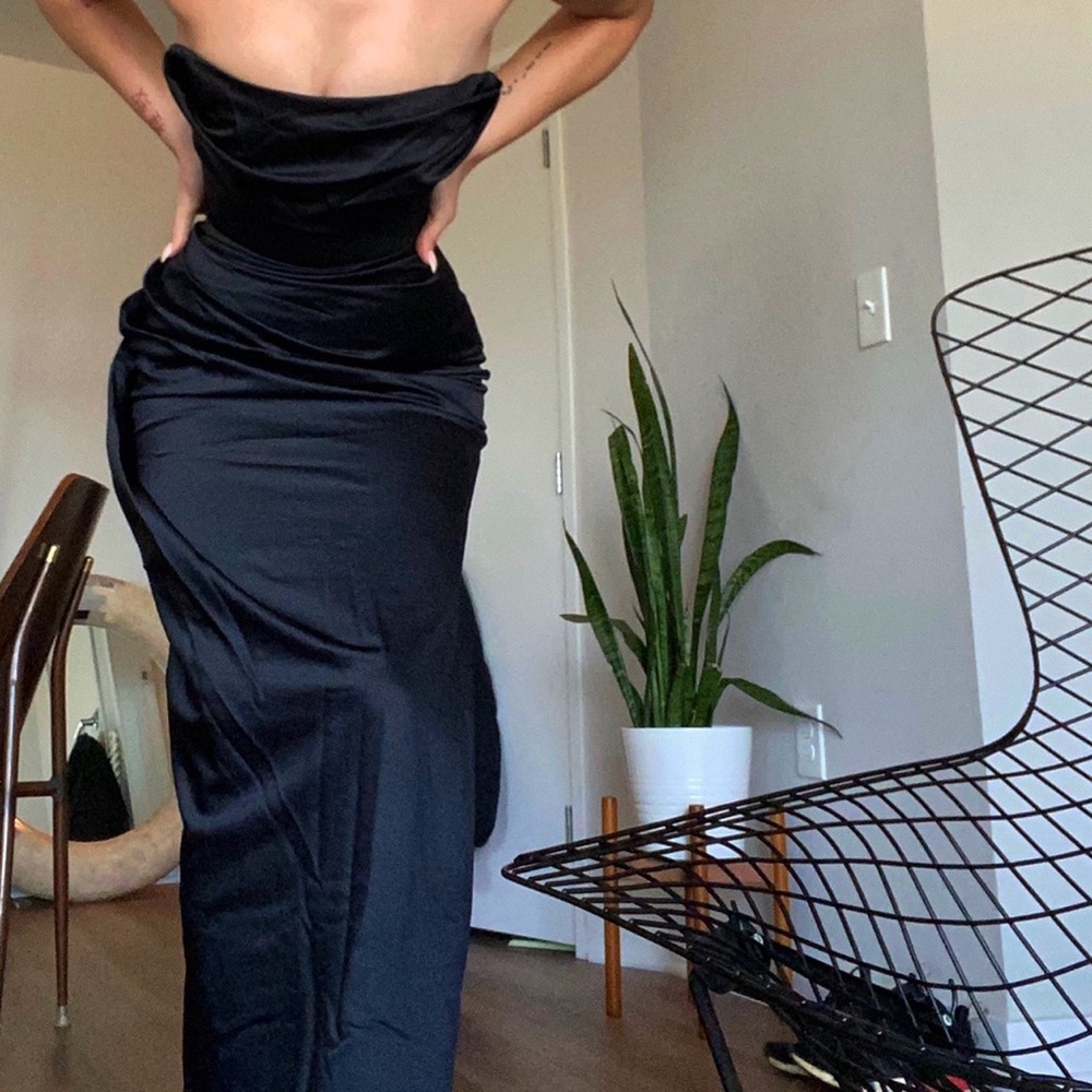 House of CB ‘Adrienne’ Black Satin Strapless Dress - Picture 6 of 15
